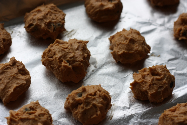 Kinako cookies topped with sesame seeds (gluten-free)